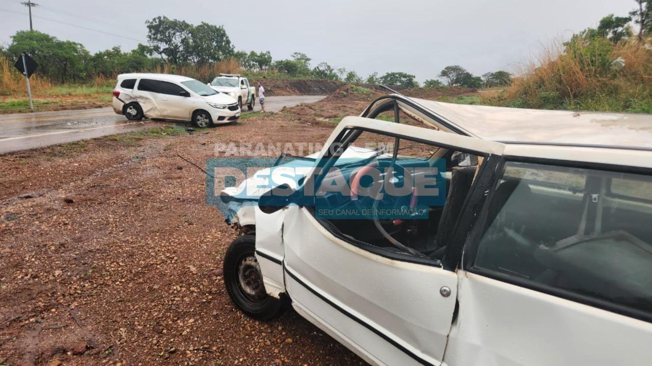 Uno fica destruído em acidente na MT-130 em Paranatinga