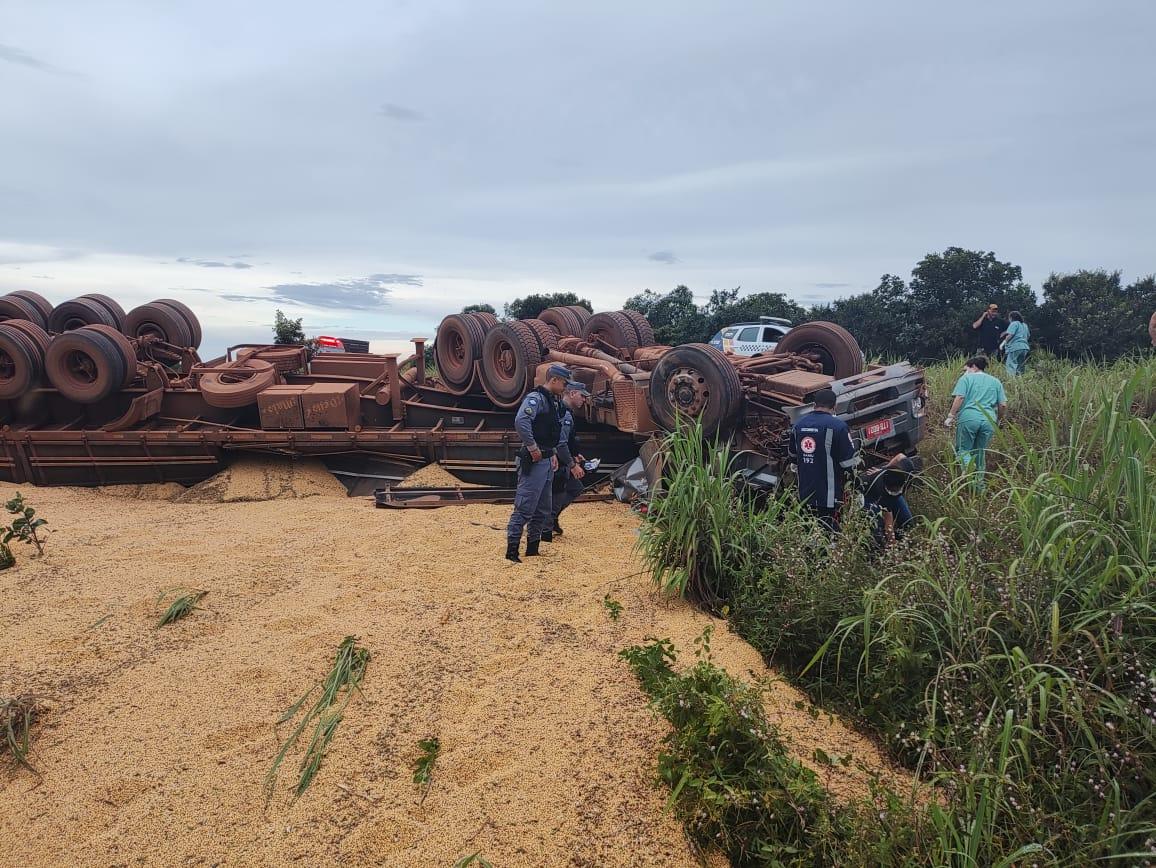 Motorista de carreta morre em acidente na MT-020