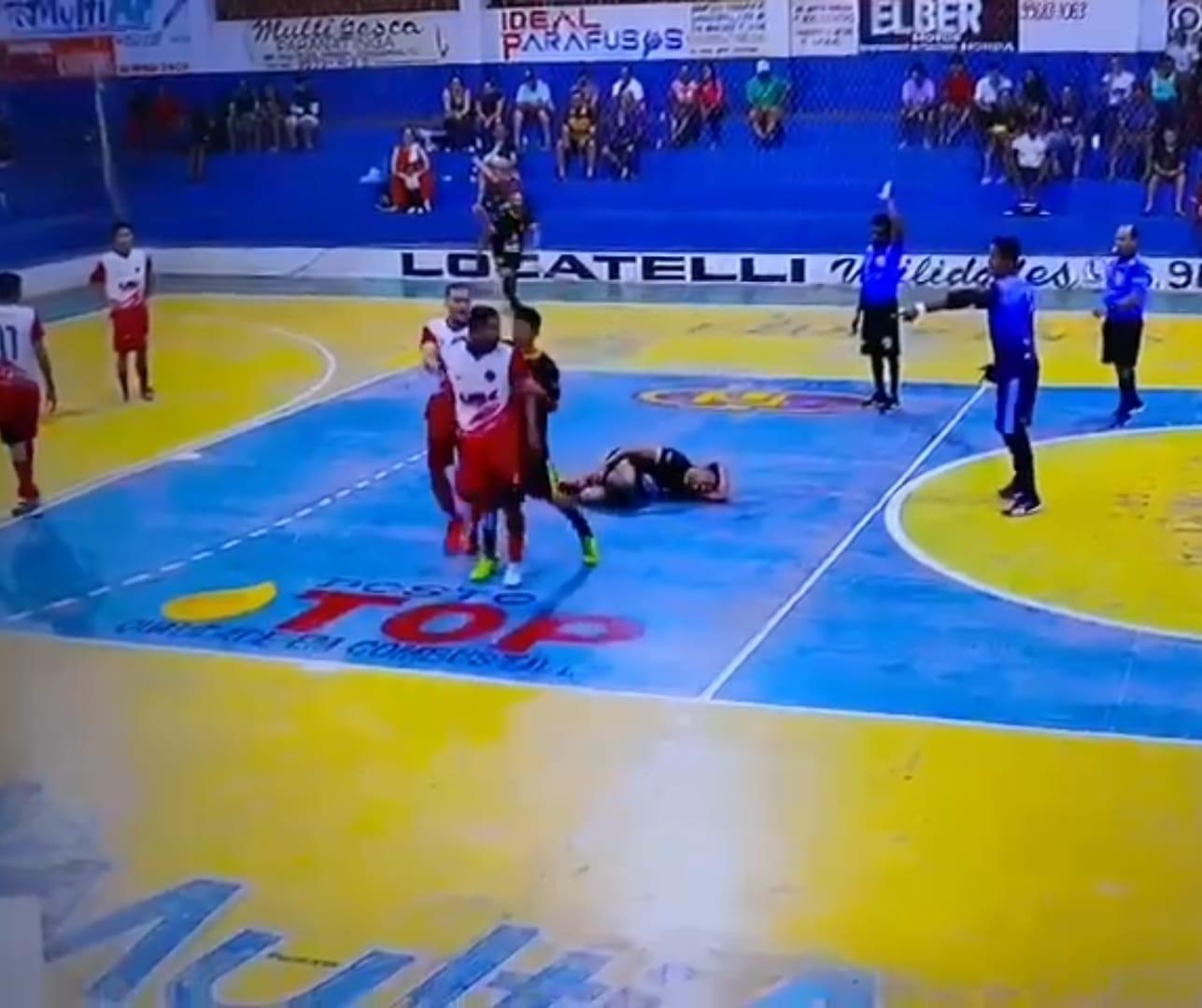 Após briga em jogo de futsal homem ameaça pegar facão e é contido pela PM