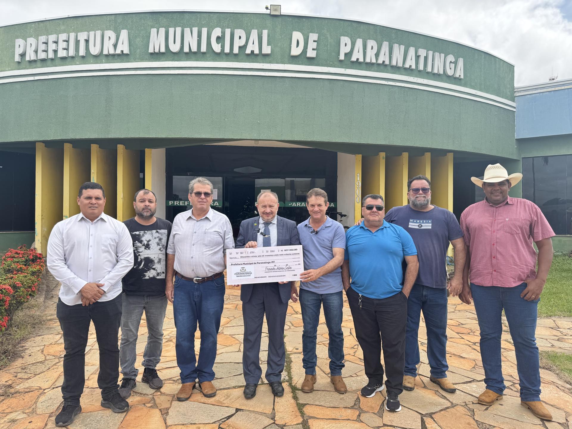 Pela primeira vez Câmara Municipal de Paranatinga devolve sobra de R$ 900 mil reais para Prefeitura